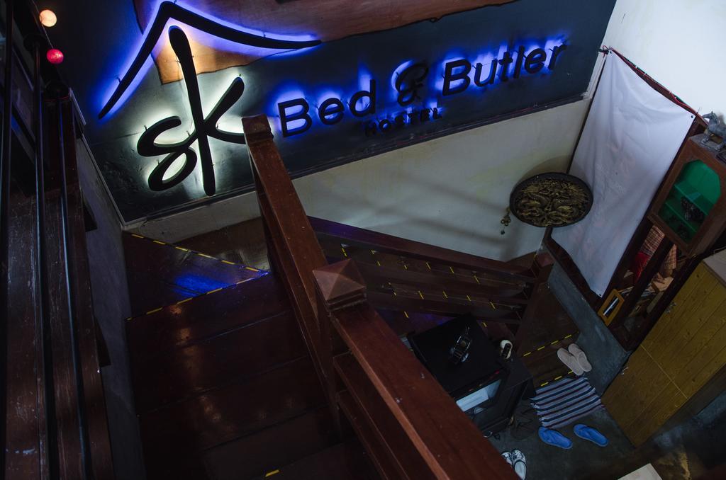 Bed And Butler Hostel Банкок Екстериор снимка