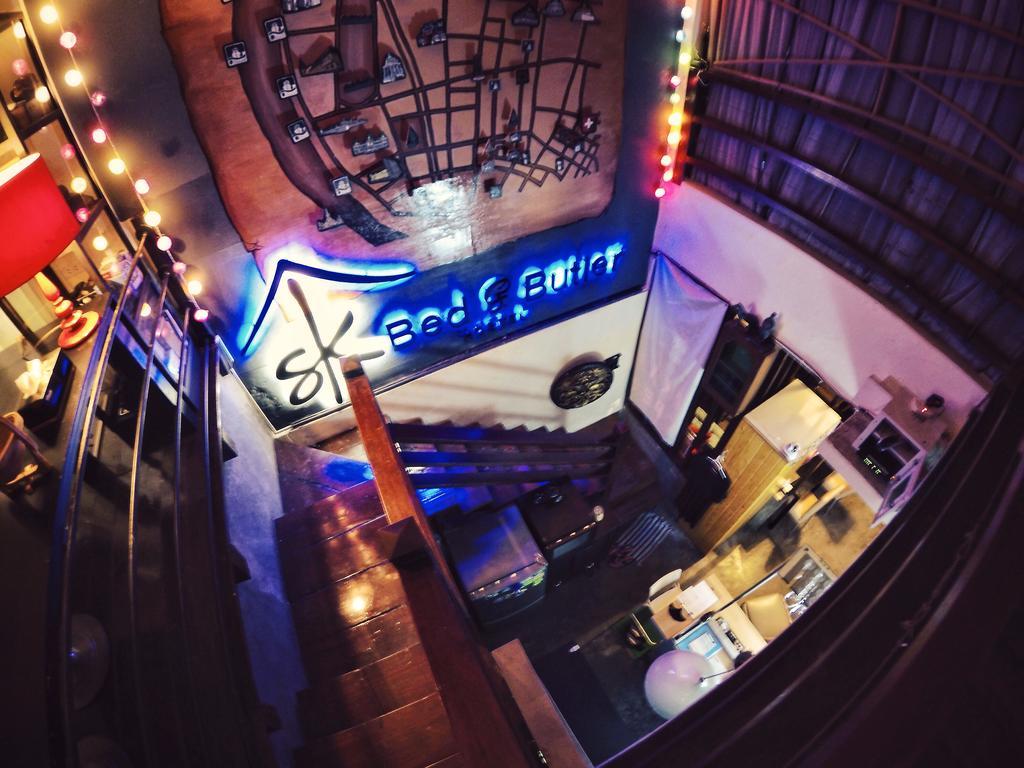 Bed And Butler Hostel Банкок Екстериор снимка