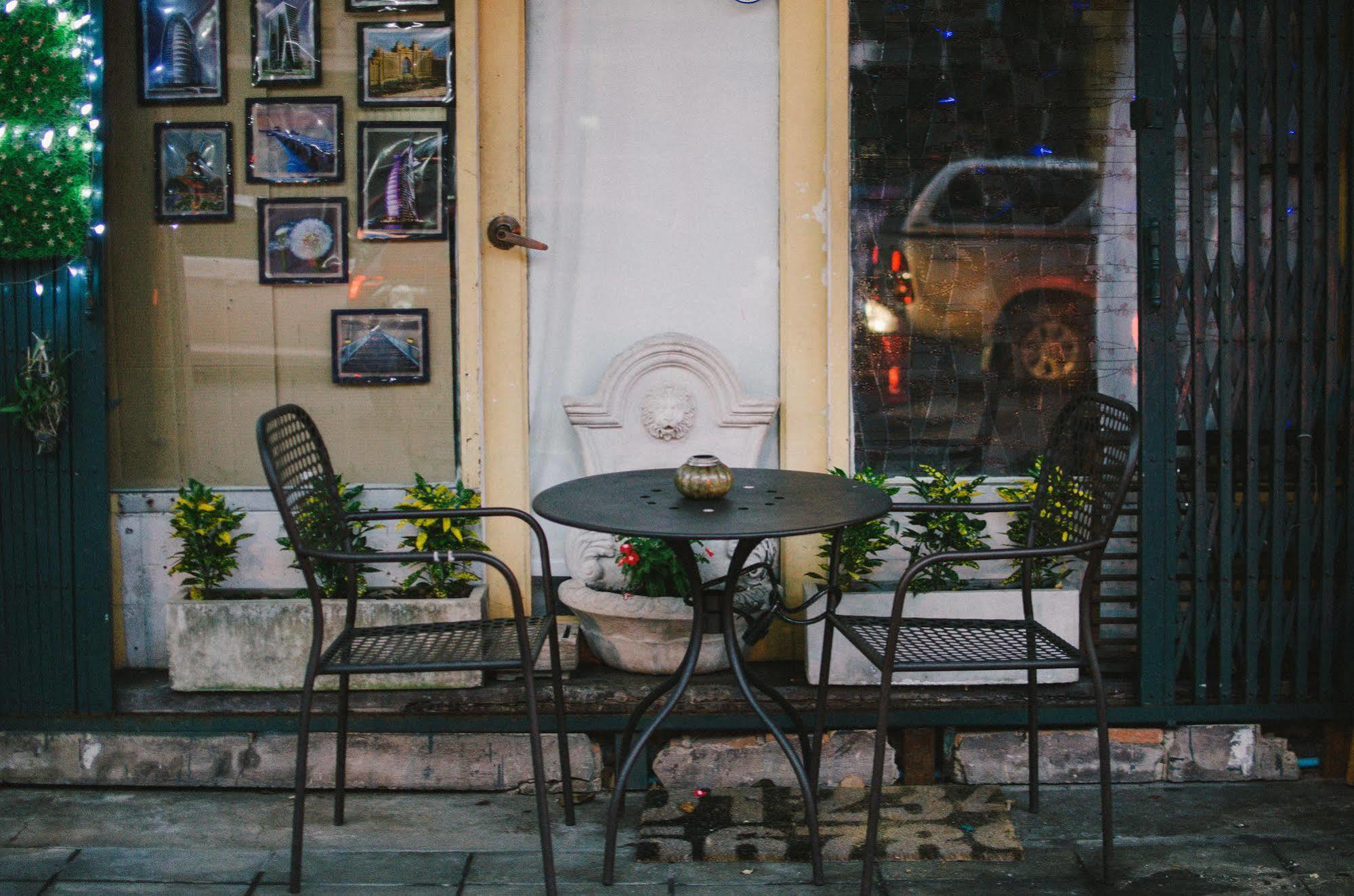 Bed And Butler Hostel Банкок Екстериор снимка